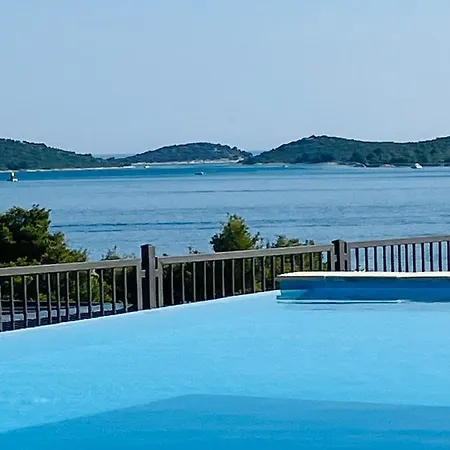 Camp Panorama With Pool