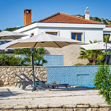 Camp Panorama With Pool Campingplatz Drage