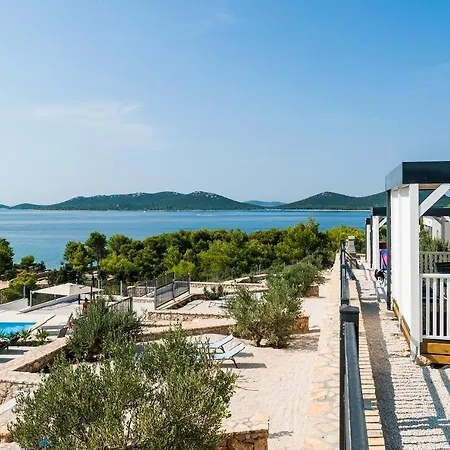 Camp Panorama With Pool 캠프장 드라게