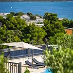Camp Panorama With Pool Kemping Drage