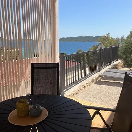 Kamp Camp Panorama With Pool