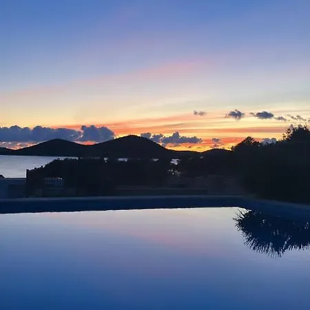 Kamp Camp Panorama With Pool