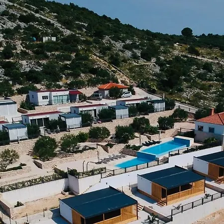 Camp Panorama With Pool