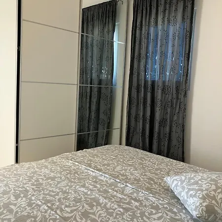 Kamp Camp Panorama With Pool Drage