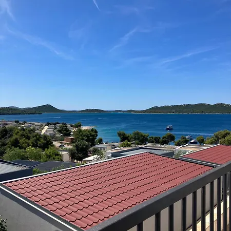 Camp Panorama With Pool Kamp