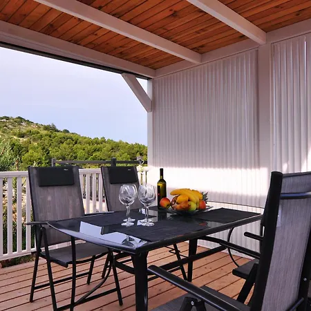 Kemp Camp Panorama With Pool