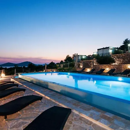 Camp Panorama With Pool